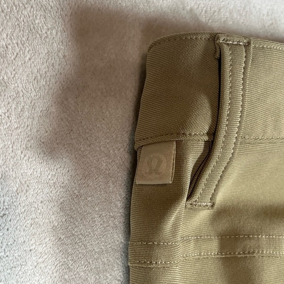 Lululemon 32W 32L Classic ABC Stretch Performance Chino Pants Beige Tan EUC - Picture 7 of 11